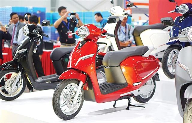 Domestic two-wheeler makers taking on industry behemoths