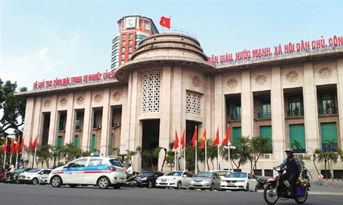 Vietnamese banks cut short-term deposit rates