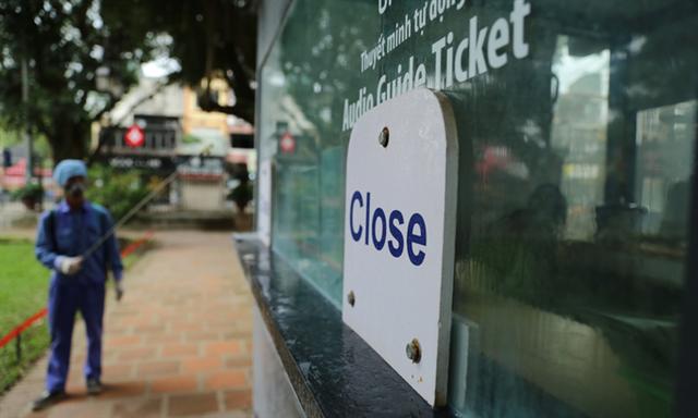 Hanoi orders ‘non-essential’ businesses to close to lessen Covid-19 risk