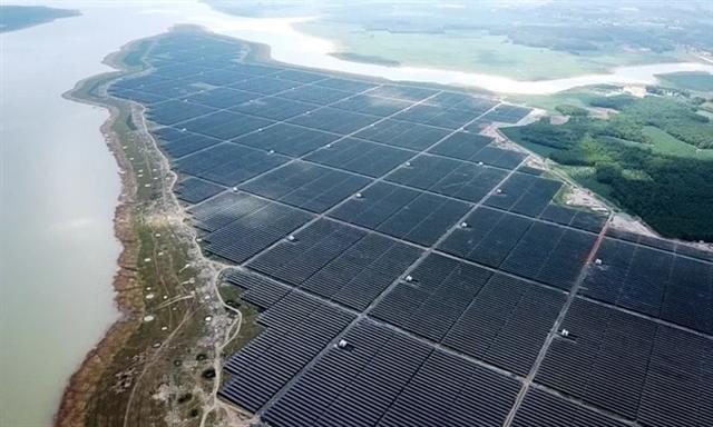 Vietnam cuts solar power buying price