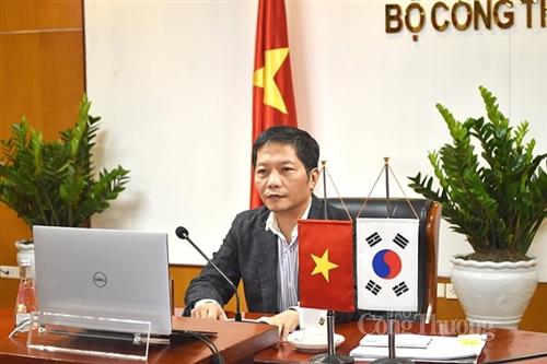 Vietnam, S.Korea cooperate to ensure US$100-billion trade turnover on track