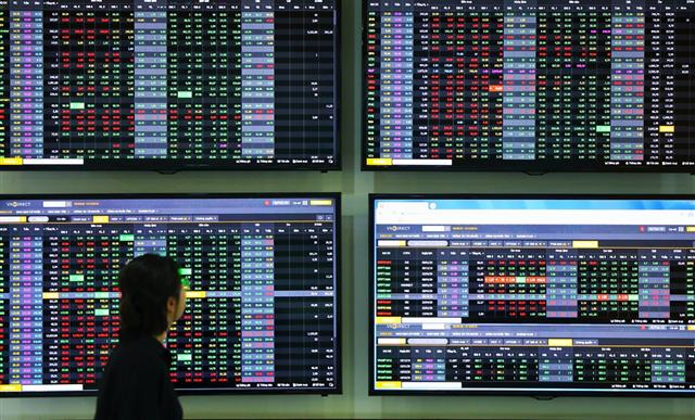 Vietnam stock index turns world’s best performer after slump in March: Bloomberg