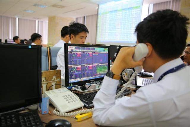 Stock market extends gains