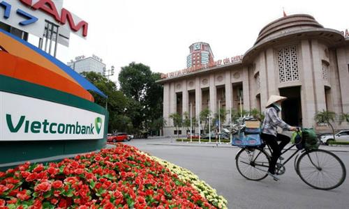 Vietcombank pre-tax profit down 11 percent