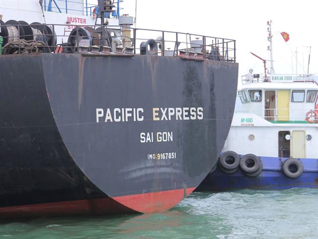 Tàu hàng Pacific Express Sai Gon tông chìm tàu cá rồi bỏ chạy