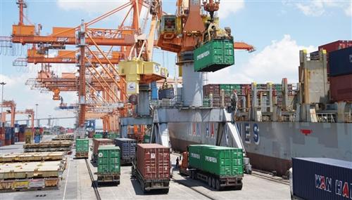 Vietnam trade surplus narrows to US$3 billion in Jan-Apr