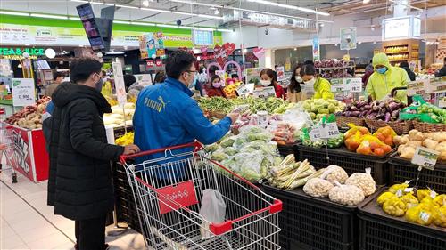 Vietnam’s consumer prices record 5-year low in April