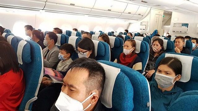 Hãng bay Việt giảm giá vé gốc nhưng tăng mạnh phí