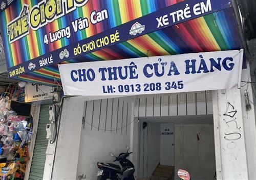 Covid-19 beats shops in Hanoi's commercial streets
