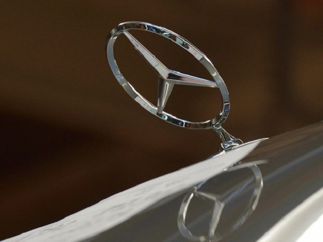 Ngụy tạo hồ sơ, công ty Mercedes-Benz Hàn Quốc bị khám xét