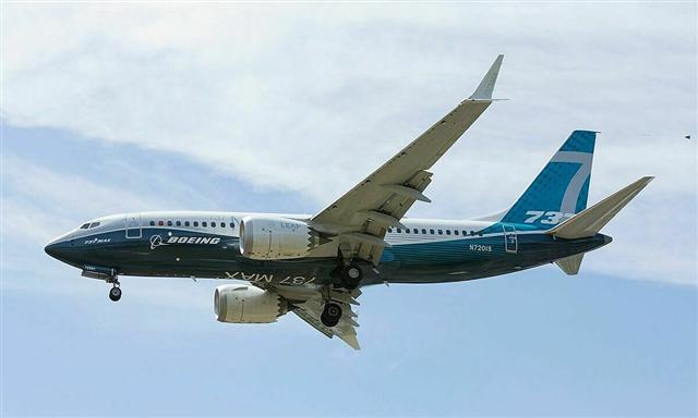 Boeing bị hủy đơn hàng gần 100 máy bay