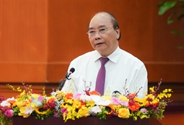 Vietnam PM urges more fiscal stimulus to boost economic recovery