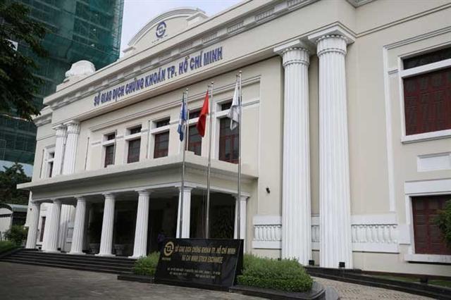 Over 20 firms have market cap of over US$1 billion each