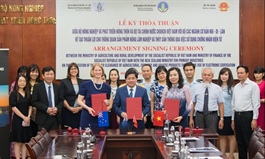 New Zealand and Vietnam sign on electronic certification for agro-food products