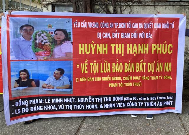 Bắt tạm giam bà Huỳnh Thị Hạnh Phúc