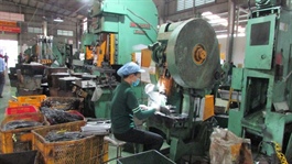 Vietnam factory activity dips in July as Covid-19 impacts grow