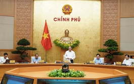 Vietnam economy shows positive signs in 7 months: PM