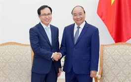 PM expects Vietnam to remain Samsung’s global strategic production hub