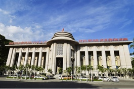 Vietnam c.bank reportedly buys in US$2 billion past weeks