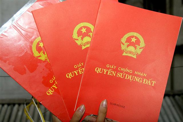 Đà Nẵng: Điều tra chuyên viên đăng ký đất đai cho mượn 19 sổ đỏ công dân
