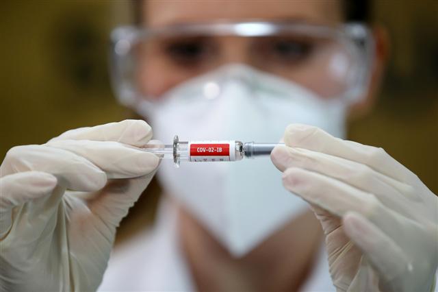 Trung Quốc phê duyệt khẩn cấp thêm vaccine Covid-19