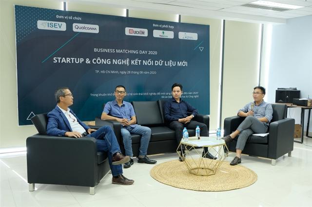 Enlisting connection technology for growth of local startups