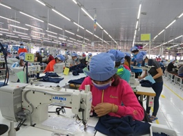 Nearly 50% of firms in Vietnam forced to lay off workers in Covid-19 resurgence