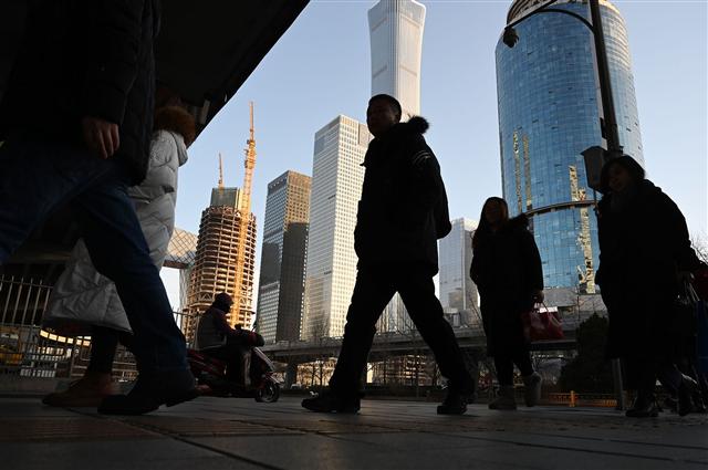 Sụp đổ cho vay ngang hàng ở Trung Quốc, nhà đầu tư mất trắng gần 120 tỷ USD - Ảnh 3.