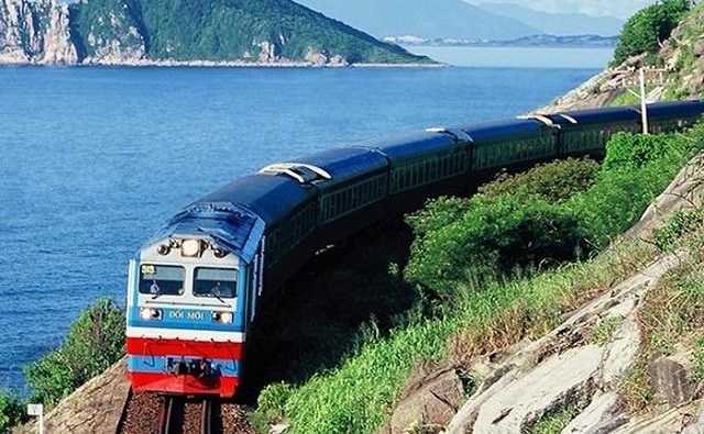 Báo cáo Bộ Chính trị về đường sắt tốc độ cao Bắc Nam
