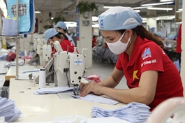 Vietnam gov’t warns of interest groups profiteering from SOE privatization