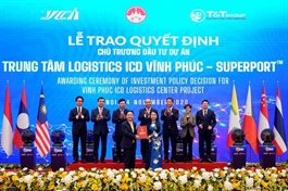Vietnam-Singapore launch first joint multimodal Logistics Hub