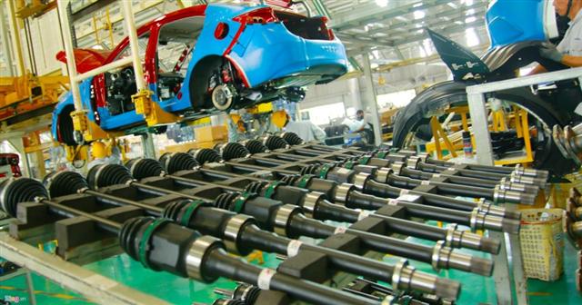 Vietnamese auto makers import 80 percent of parts they need