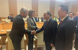 Vietnam boosts bold reforms to attract more investors