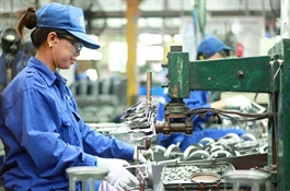 Vietnam manufacturing activity returns to growth in December