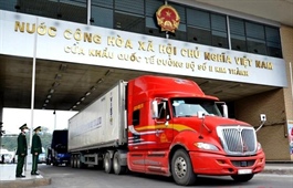 First batch of exports cleared at Kim Thanh border gate on New Year day