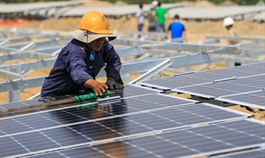 Solar power boom poses a distribution challenge