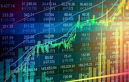 Market ends mixed, VN-Index recovers from morning loss