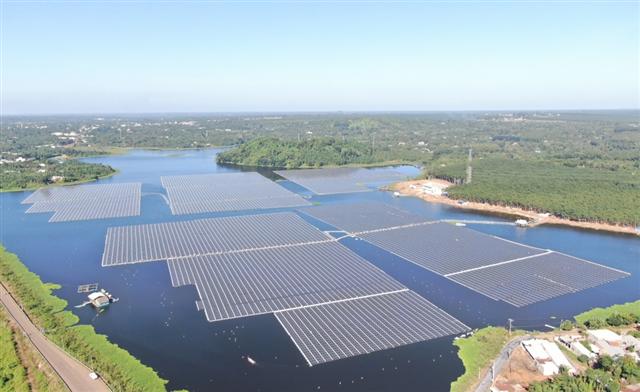 ABB supports the largest floating solar power complex in Southeast Asia