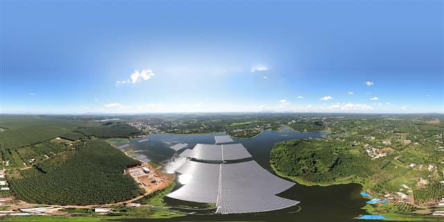 ABB supports the largest floating solar power complex in Southeast Asia