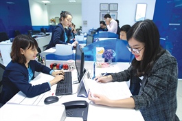 Vietnamese banks offer promotion programs after Tet