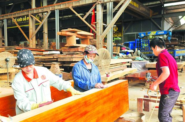 Vietnam’s timber industry growth in difficult period