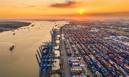 Steel giant to manufacture containers for first time in Vietnam