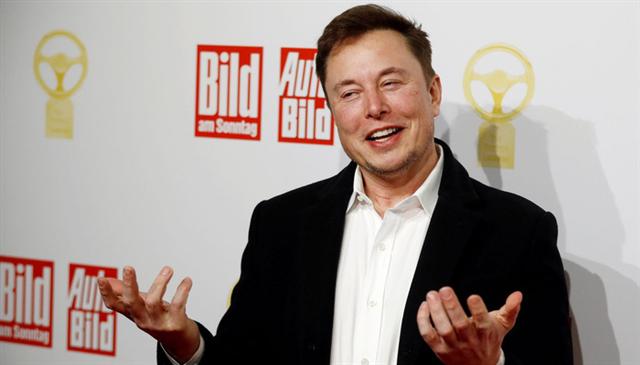 Tesla gây sốc khi đổi chức danh Giám đốc tài chính thành 
