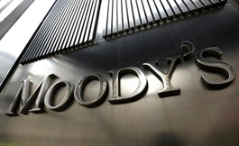 Moody's lifts Vietnam's outlook to positive