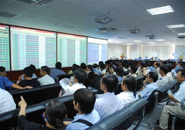 VN-Index jumps past 1,200 points