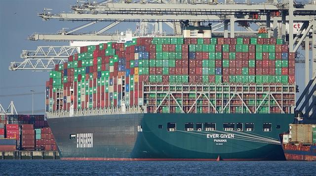 tàu container siêu lớn ảnh 2