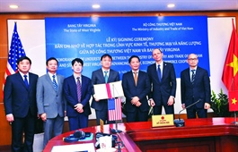 Vietnam, West Virginia ink trade, energy cooperation deal