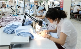 Fitch revises Vietnam outlook to “Positive”