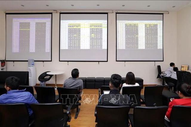 Selling pressure sends VN-Index dropping