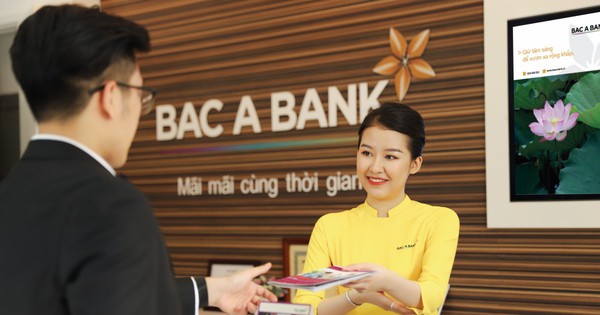 Irrational gamble by small banks at trading sessions